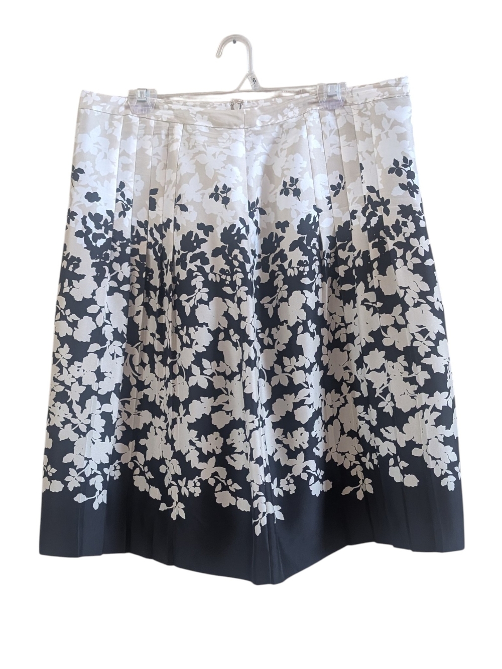 Ann Taylor 100% Silk Lined Pleated Skirt Black Cream White Ombre